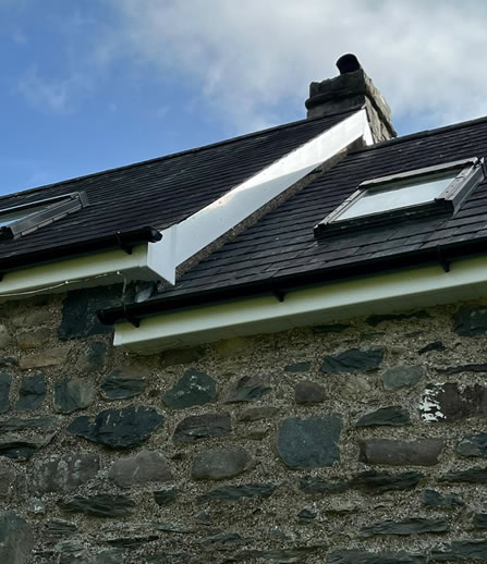 Roofers and roofing contractors in Caernarfon